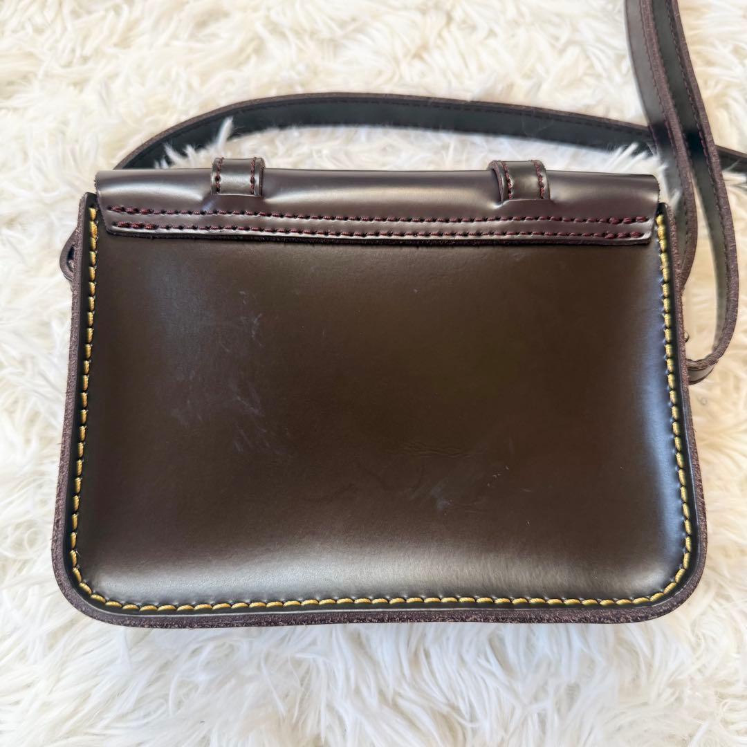 Dr. Martensブラウンショルダーバッグ 7インチ サッチェルバッグ