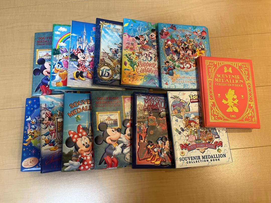 ディズニー スーベニアメダル まとめ売り約600枚 ディズニー スーベニアメダル まとめ売り - メルカリ