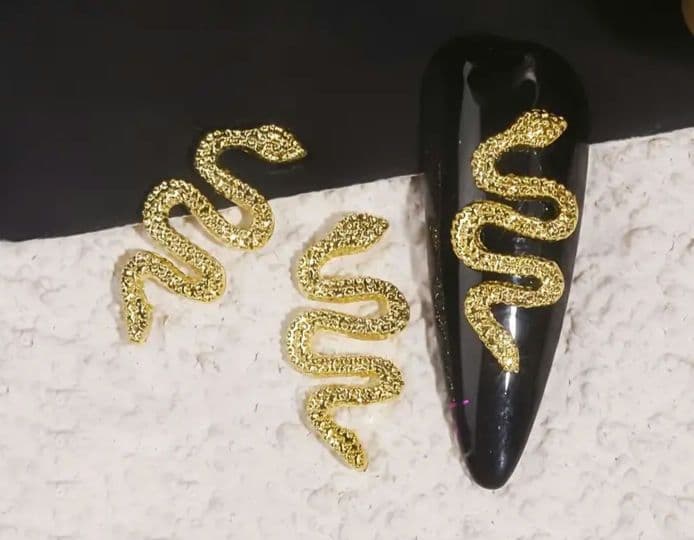 商品説明必読!!蛇 スネーク ネイルパーツ 5個 Amazon | ネイルパーツ 蛇 5個セット 3D立体 合金 蛇 ネイルストーン