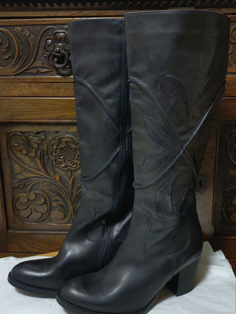 専用　Clarks　ブラックレザー ロングブーツ フラワー　刺繍 50%OFF 半額 クラークス Clarks ロングブーツ [327F] 本革 レディース