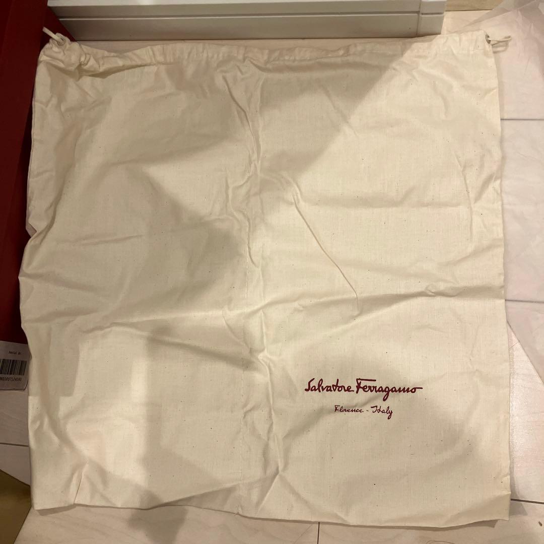 フェラガモ タッセルレザースリッポンローファー 靴袋付き MADOR 6