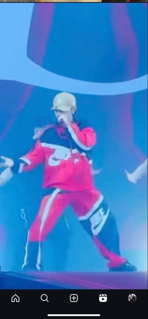 NIKE ジャケット 山田涼介 RED - メルカリ