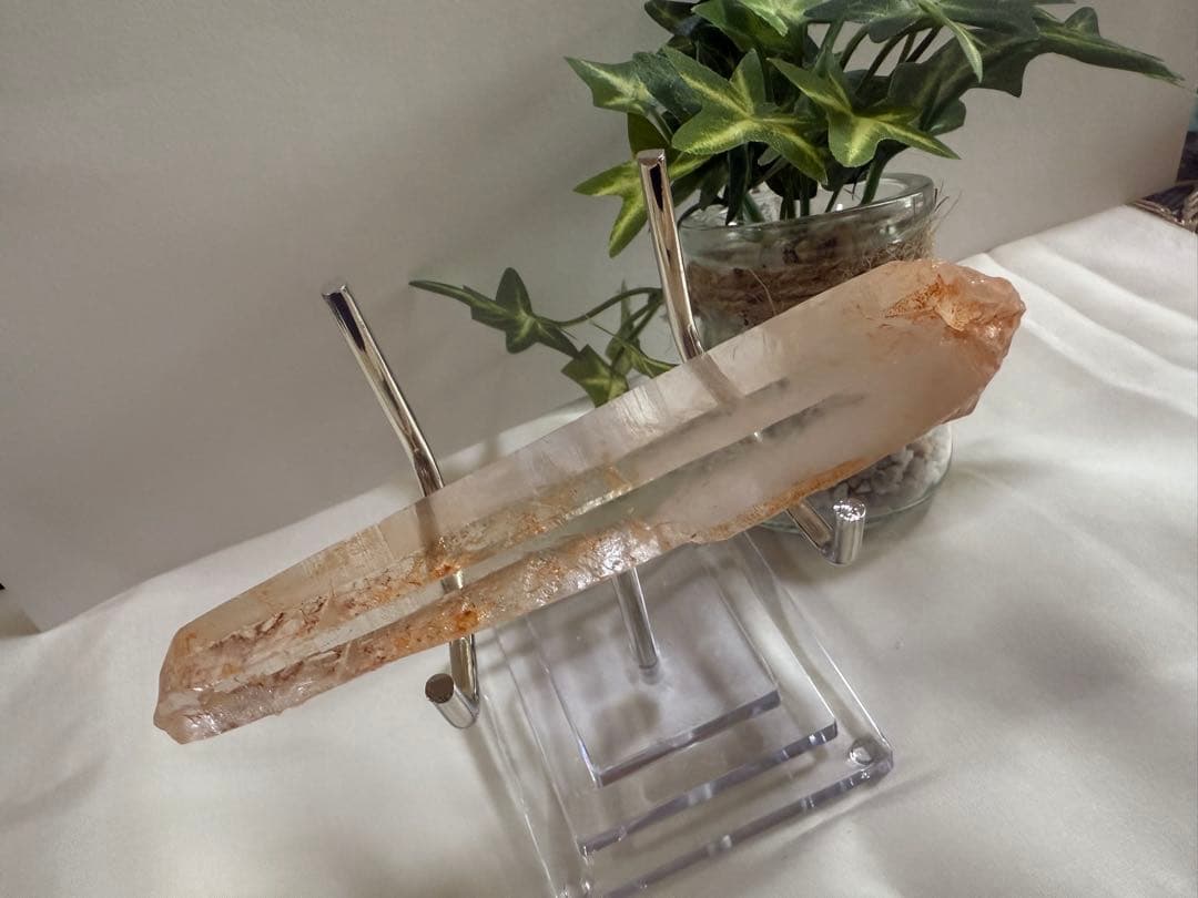 新春特別価格♡ピンクレムリアンシード♡ 5Aかなり大きいポイントです♡ ピンクレムリアンシードクリスタル(水晶)ポイント Pink Lemurian