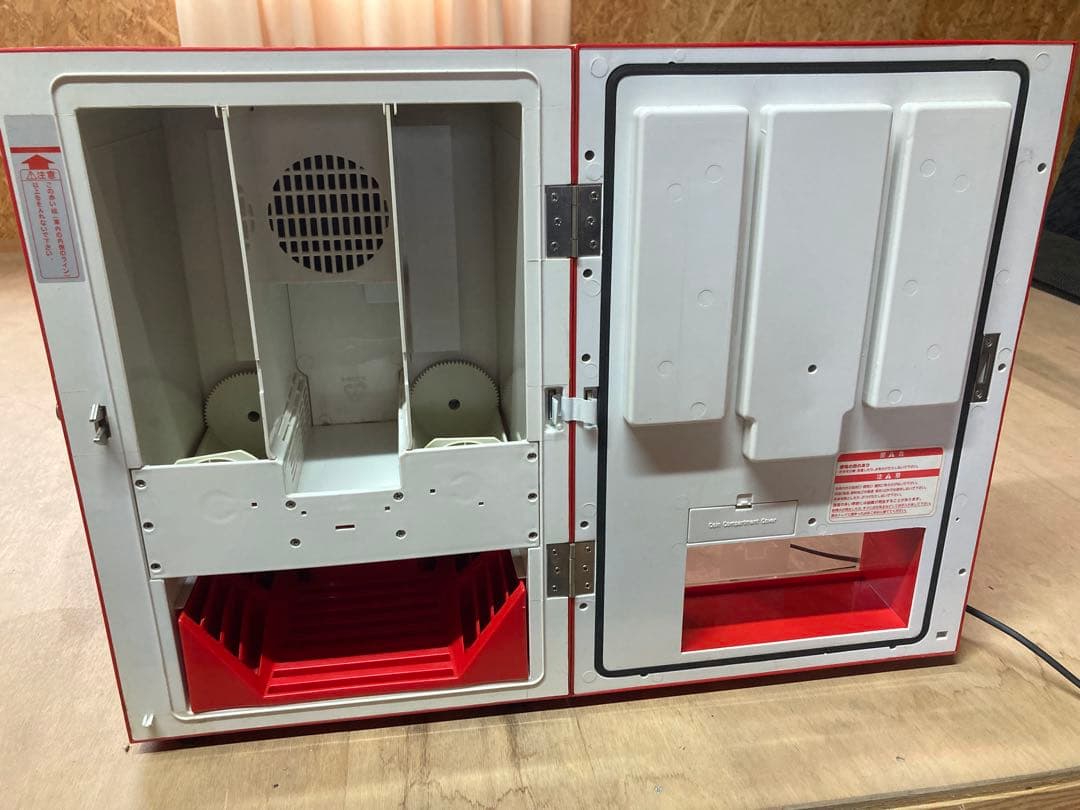 送料込み価格 激レア 希少 早い物勝ち‼︎ Coca-Cola 自動販売機型保冷