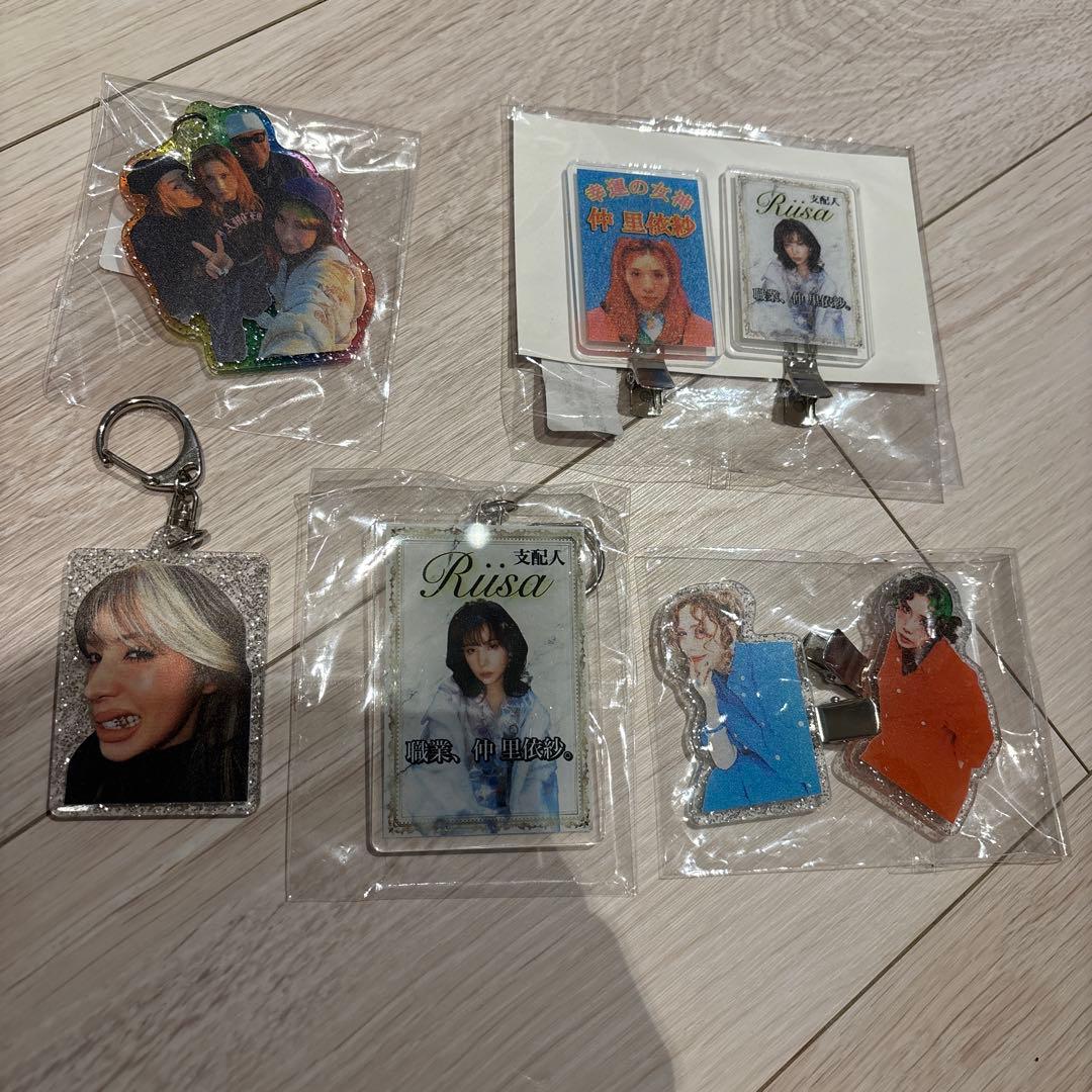 まとめ売り】仲里依紗 RE. アールイードット アクリルキーホルダー