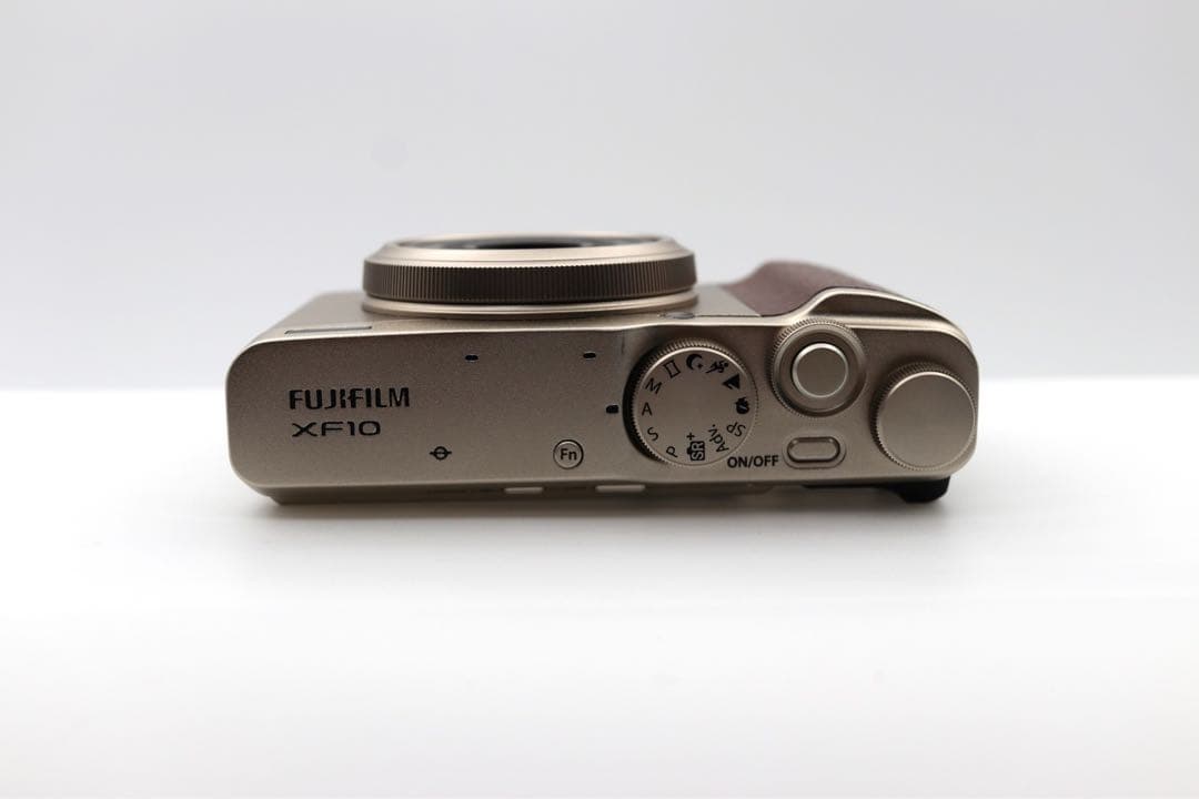 美品【FUJIFILM】XF10 FUJINON EBC 18.5mm F2.8