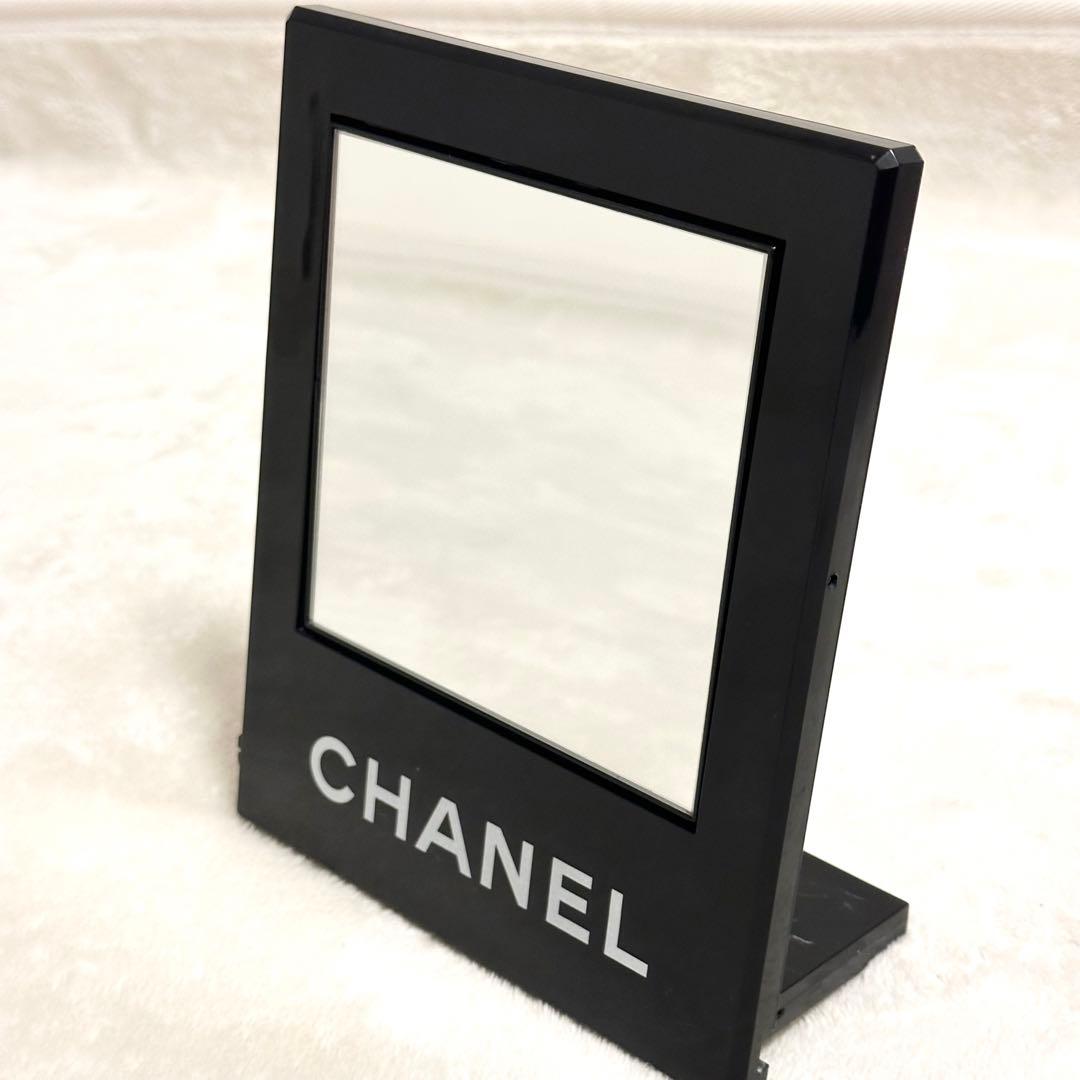 非売品】CHANEL スタンドミラー 置き鏡 卓上 回転式 ブラック - メルカリ