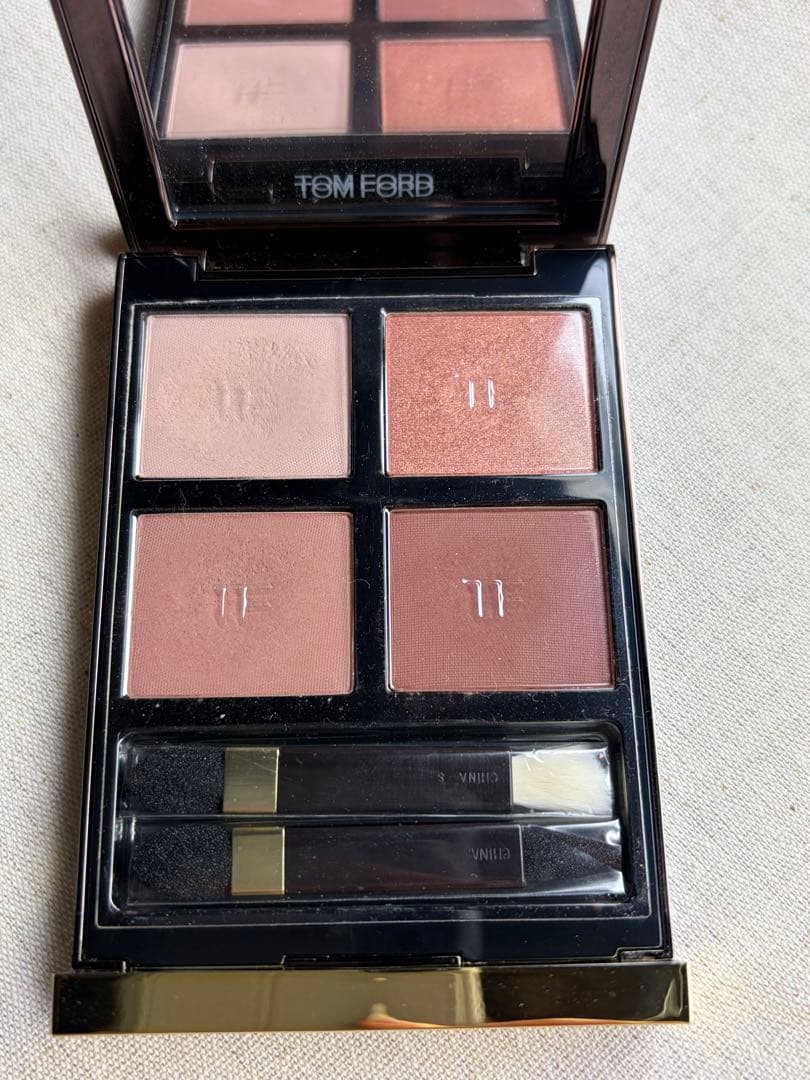 TOMFORD BEAUTYトムフォード　アイカラークォード31 スールサーブル アイ カラー クォード 31 スール レ サーブル / TOM FORD BEAUTY(トム