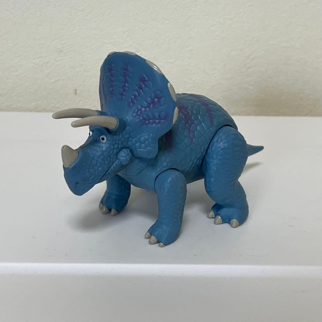 トイストーリー　トリクシー　フィギュア Amazon.co.jp: マテル トイストーリー バズ・ライトイヤー