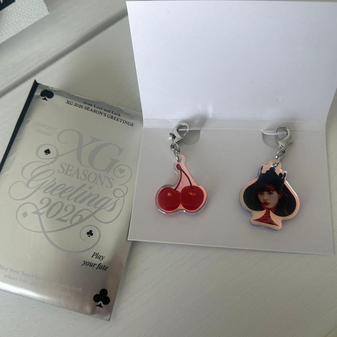 XG 2026 ジュリア JURIA シーグリ アクリルチャーム - メルカリ