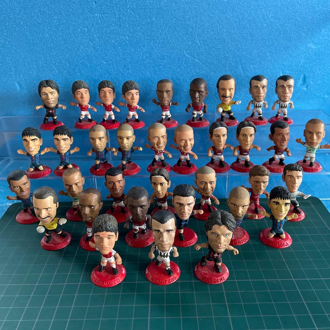 サッカー選手 フィギュア 35体 - メルカリ