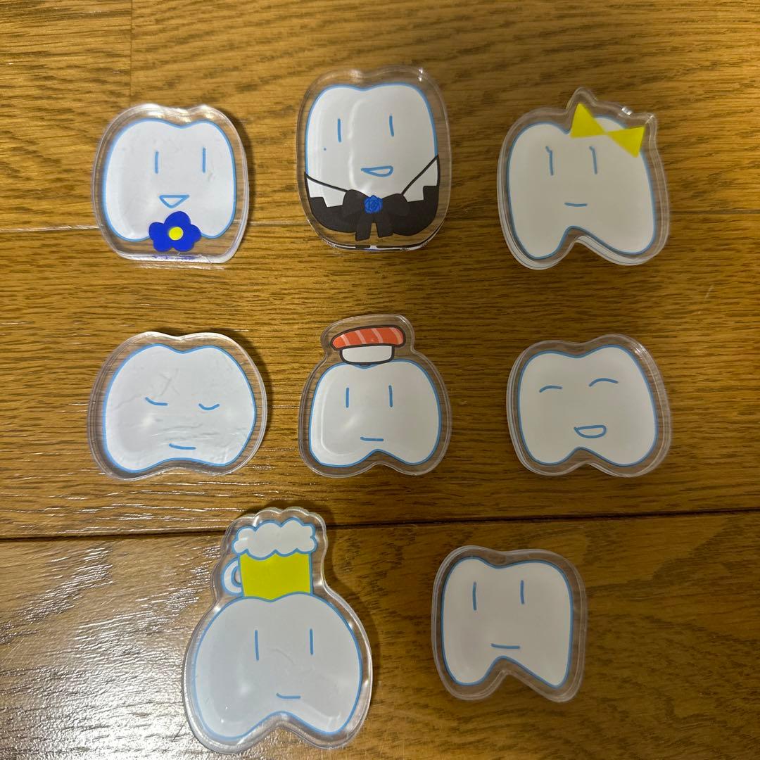 Ado 歯ちゃん アクリルキーホルダー はちゃん - メルカリ