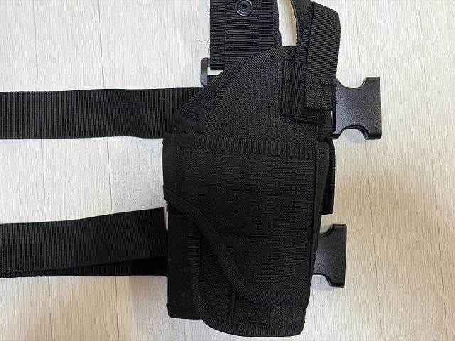 あ*き様 ジャンク扱い・10禁エアガンセット+ホルスター+ライフルケース