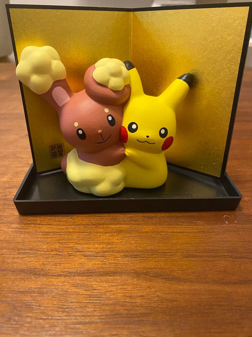 ポケモン 陶飾り ピカチュウとミミロル - メルカリ