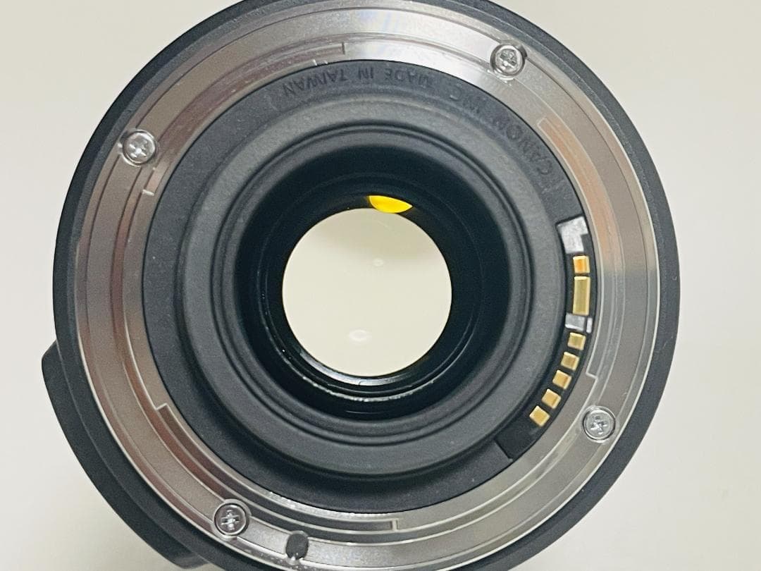 ★美品★Canon キヤノン EF-S 18-135mm F3.5-5.6 IS