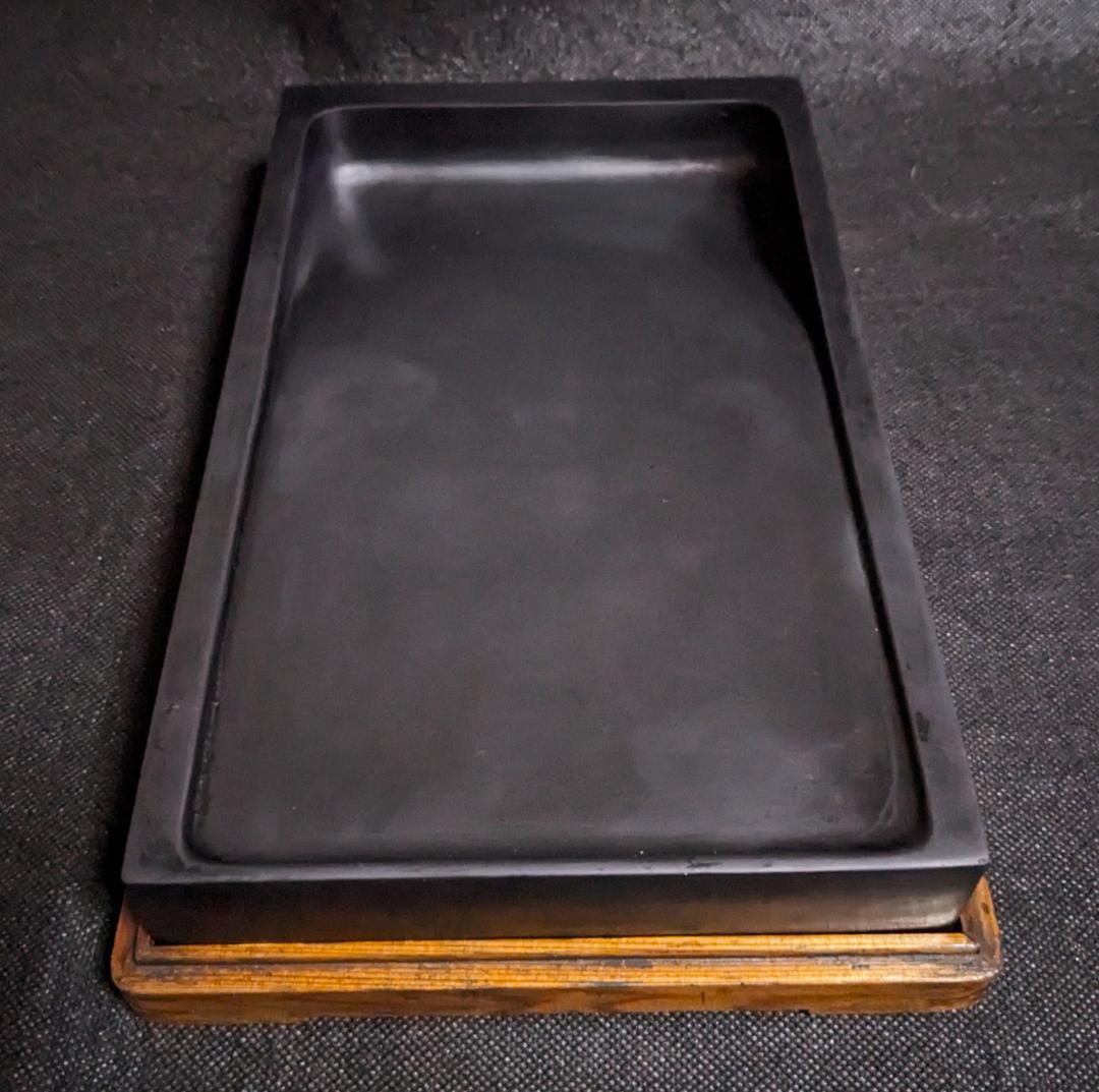 【ゆう】　◆波板石の雄勝時代大硯（金星点）◆松花江緑石硯（縞絲紋潤緑美石） 時代】廻紋松花江緑石硯ゆう】 ◇波板石の雄勝時代