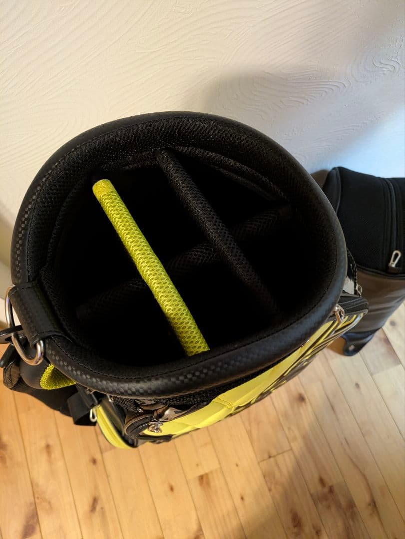 ルコック キャディバッグ【綺麗】9.0型 3.1kg 後期 右向ロゴ値下げ‼️