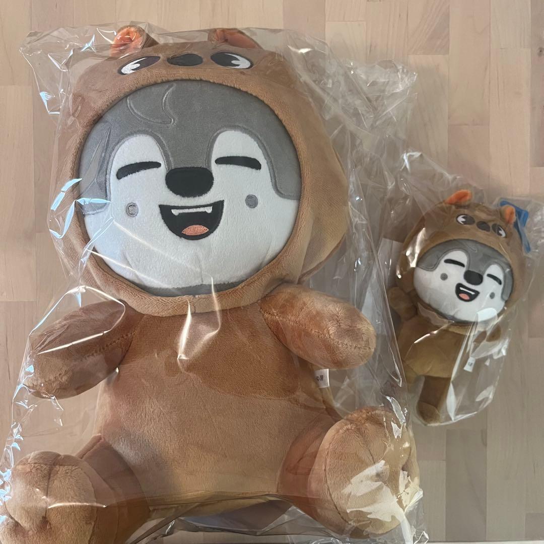 Straykids ウルフチャン 抱きぬいぐるみ キーホルダーセット - メルカリ