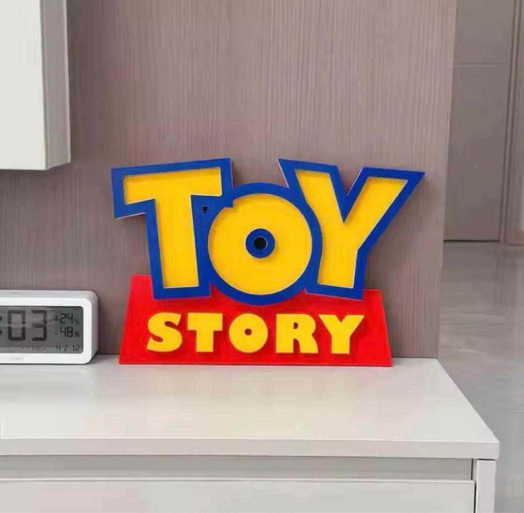トイストーリー タイトルロゴ ピクサー 装飾 立体看板 大サイズ - メルカリ