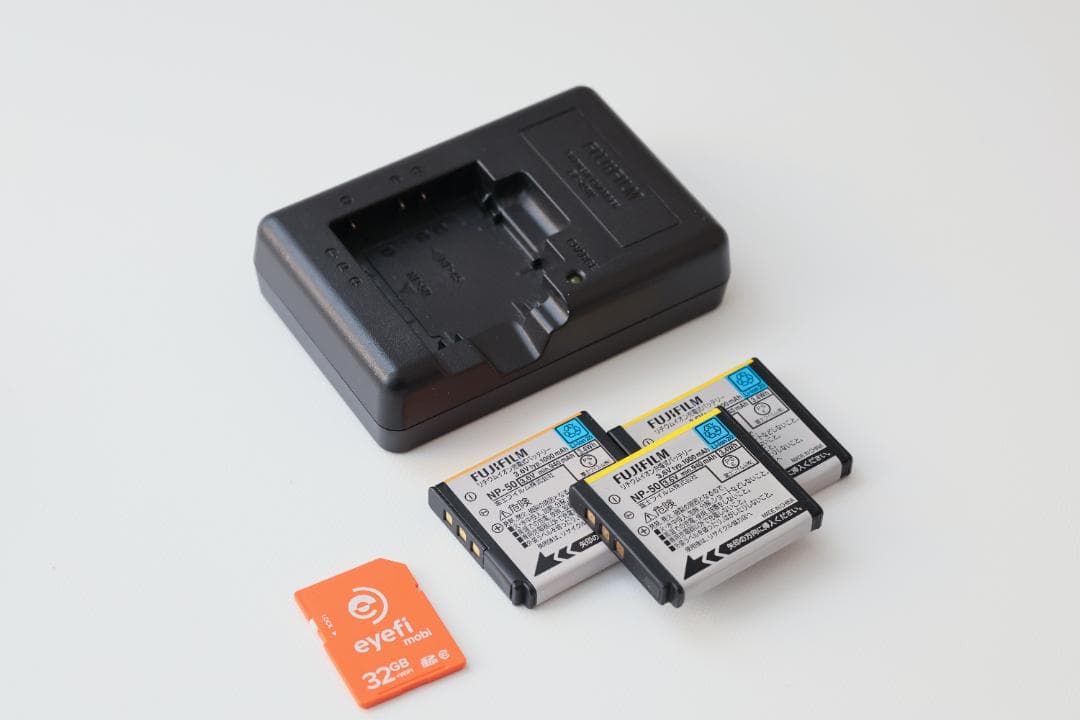 FUJIFILM FinePix 2台セット XP200 防水＆F600EXR