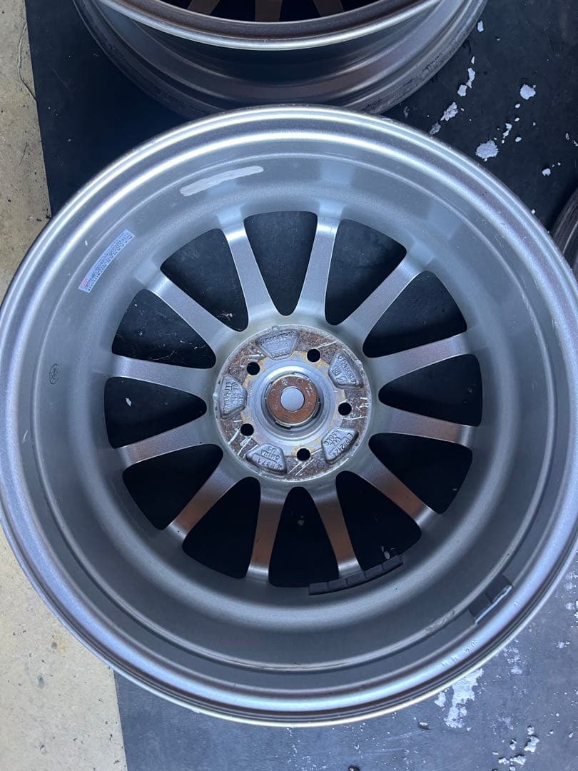 アルミホイール16×6.5J ET46 5穴PCD100 プリウス　ウィッシュ他