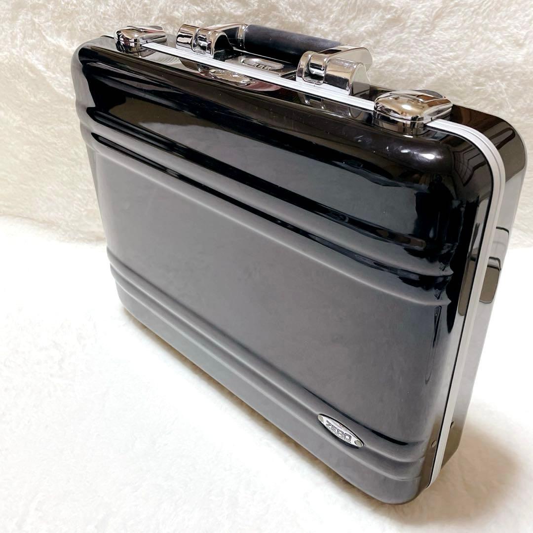 ZERO HALLIBURTON ゼロハリバートンアタッシュケース A4可 黒 - メルカリ