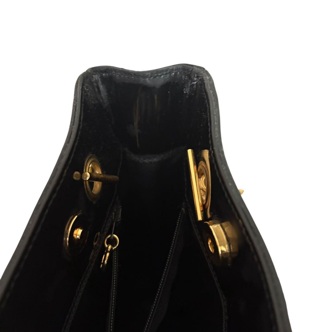 CHANEL デカココ チェーントート パテント 黒 べたつきなし 劣化あり