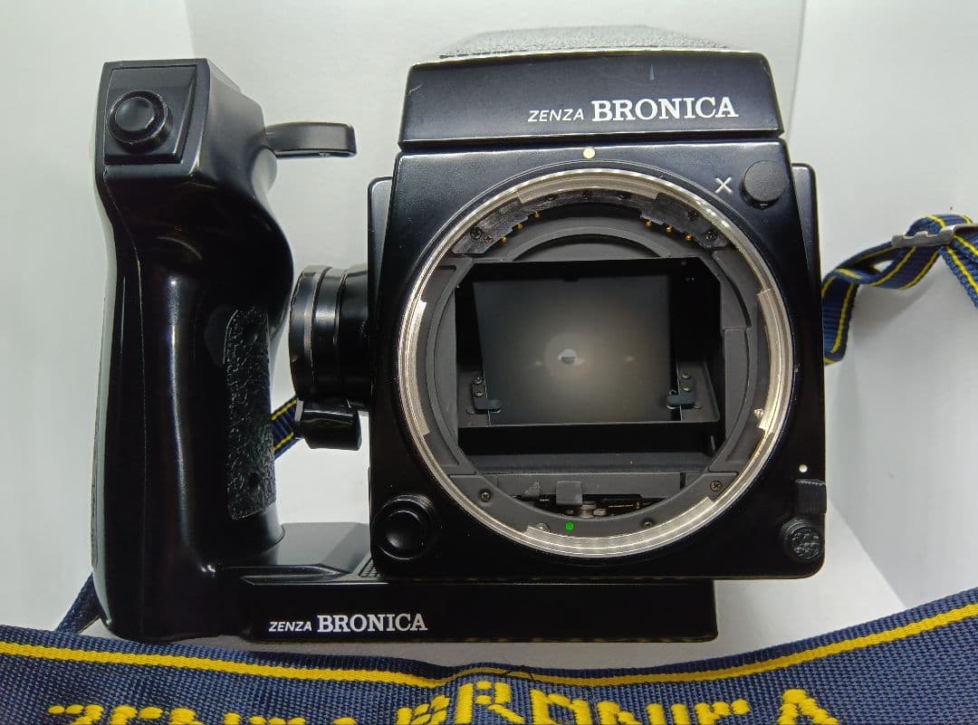 ゼンザブロニカGS-1 6x7 ❨AEプリズムファインダ-G 他多数添付❩ ①