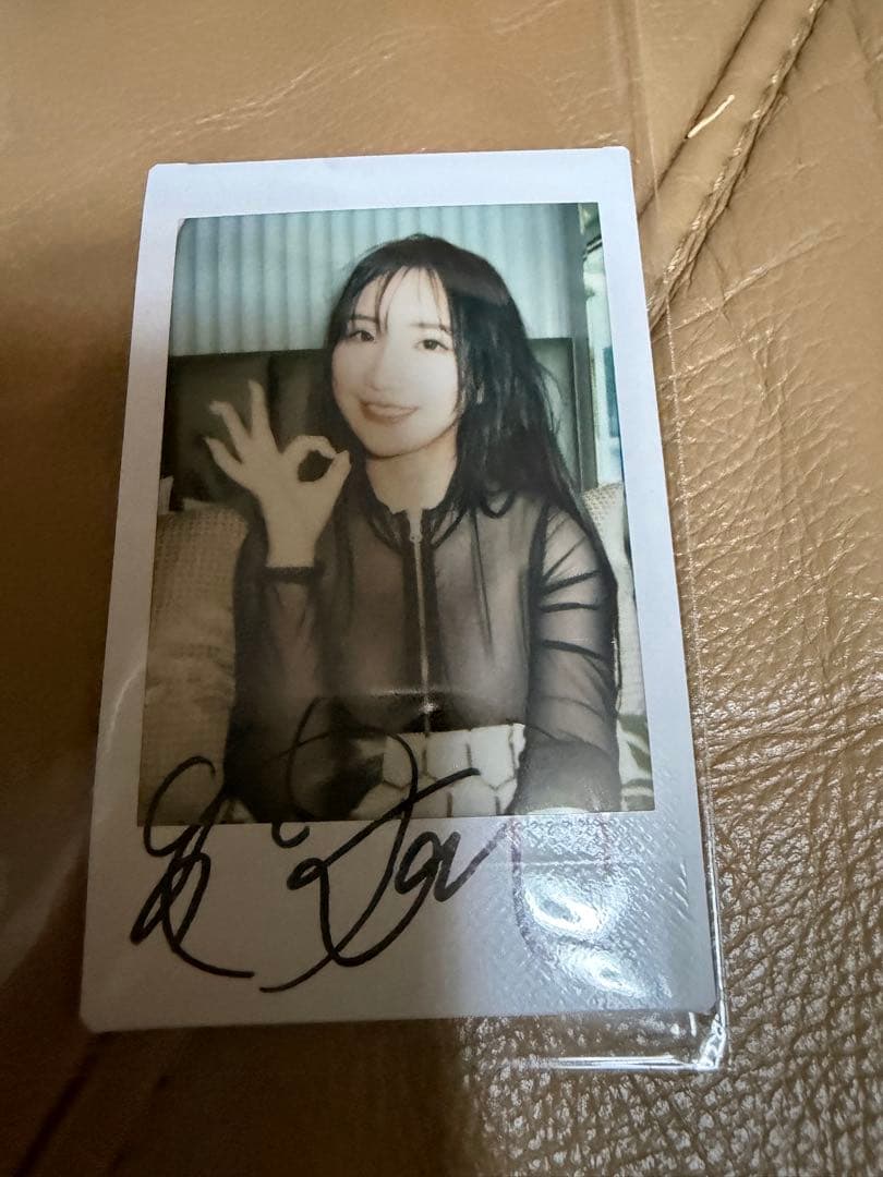 楪カレン 直筆サイン入りチェキ - メルカリ