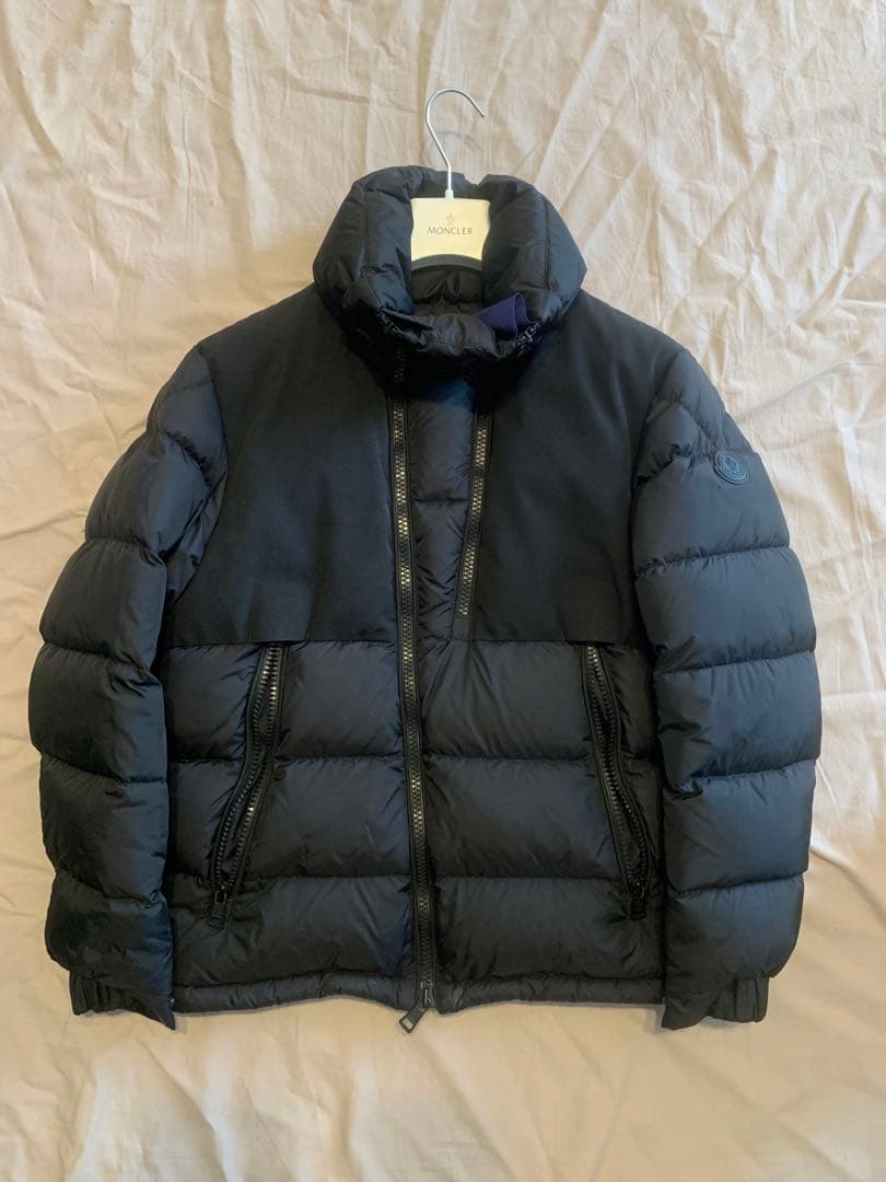モンクレール ダウンジャケット 希少モデル - メルカリ