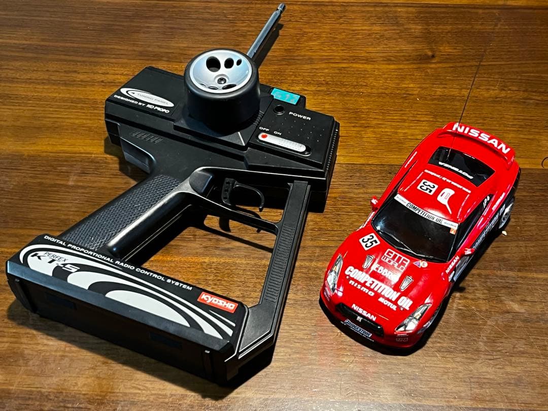 京商 ミニッツ MR-015? mini-z R35 GT-R 京商エッグ】First MINI-Z 日産 GT-R (R35) - YouTube