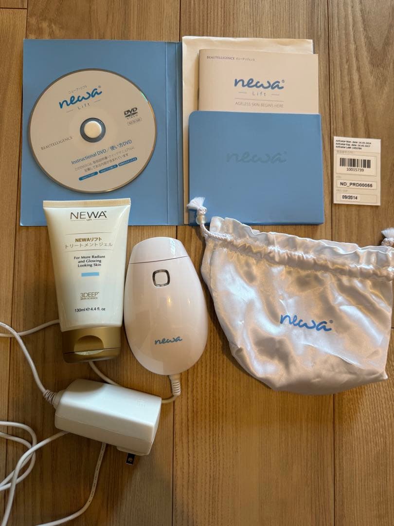 NEWAリフト　ニューアリフト　美品　ジェル付き 医療機器メーカーが提案する「サブマイクロ波RF美顔器」NEWAリフト