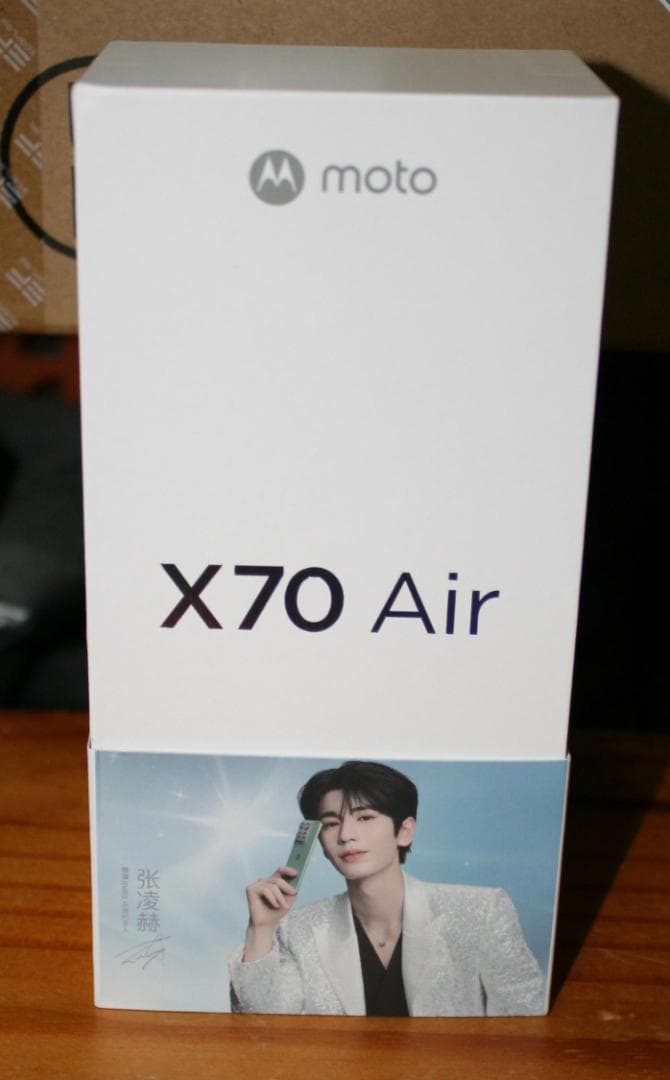 Motorola Moto X70 Air 159g　5.99mm　CN 新品②