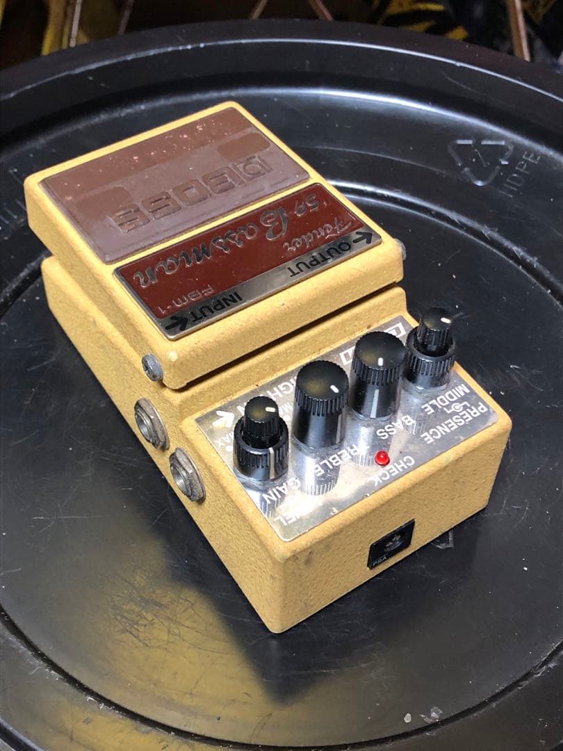 BOSS FBM-1 フェンダー'59ベースマンブライアンセッツァー好きに