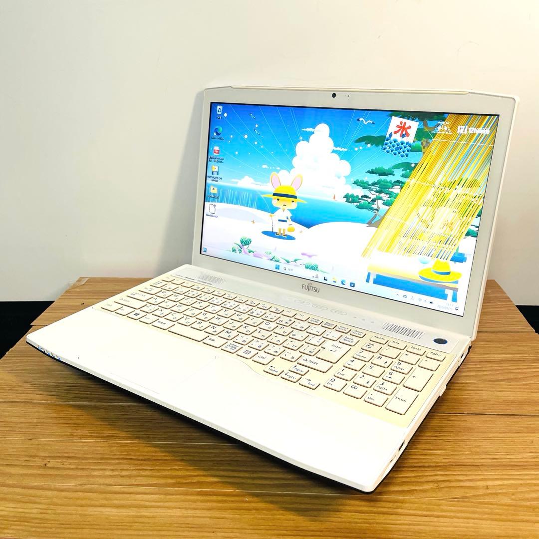 i7ホワイトSSDノートパソコンメモリー8ギガwin11オフィスブルーレイ