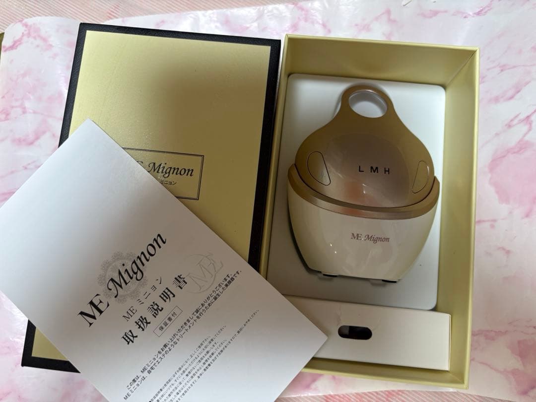 ME Mignonエムイーミニョンリフトアップ美顔器 - メルカリ