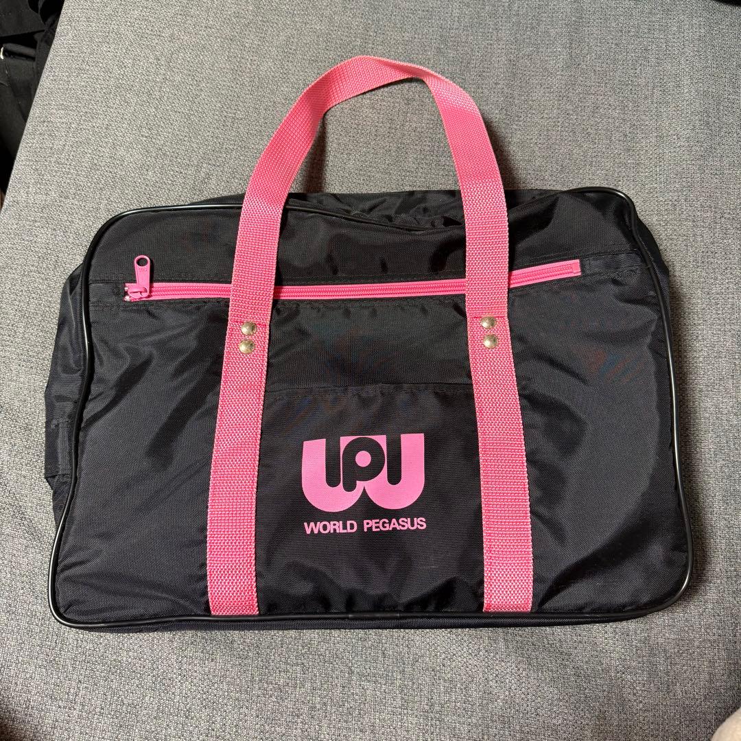 WORLD PEGASUS（ワッペ）スクバ【限定カラー黒×ピンク】 - メルカリ