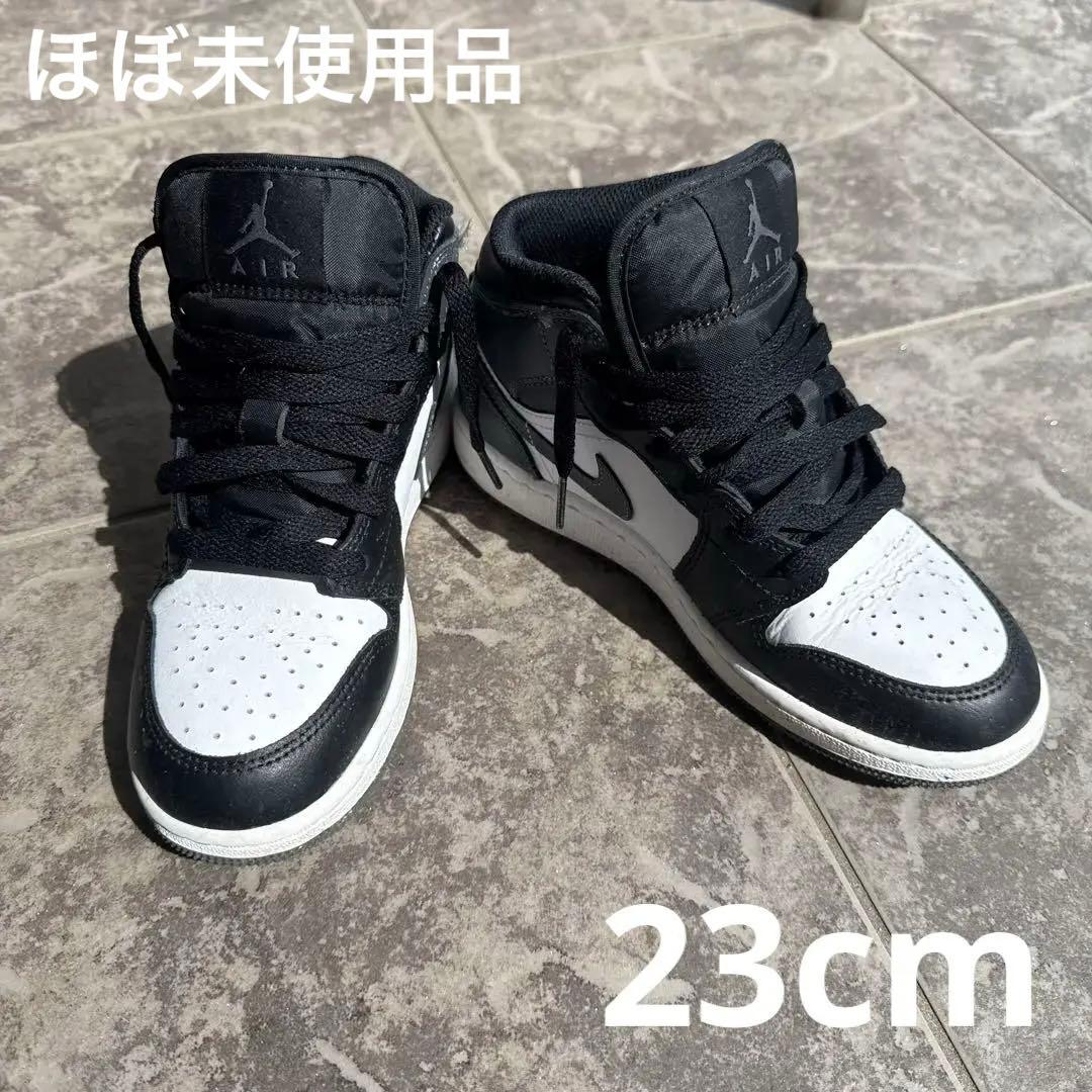 【超美品】エアジョーダン1/ジュニア/ブラック/ホワイト/グレー/23cm/箱有 超美品】エアジョーダン1/ジュニア/ブラック/ホワイト/グレー/23cm/箱