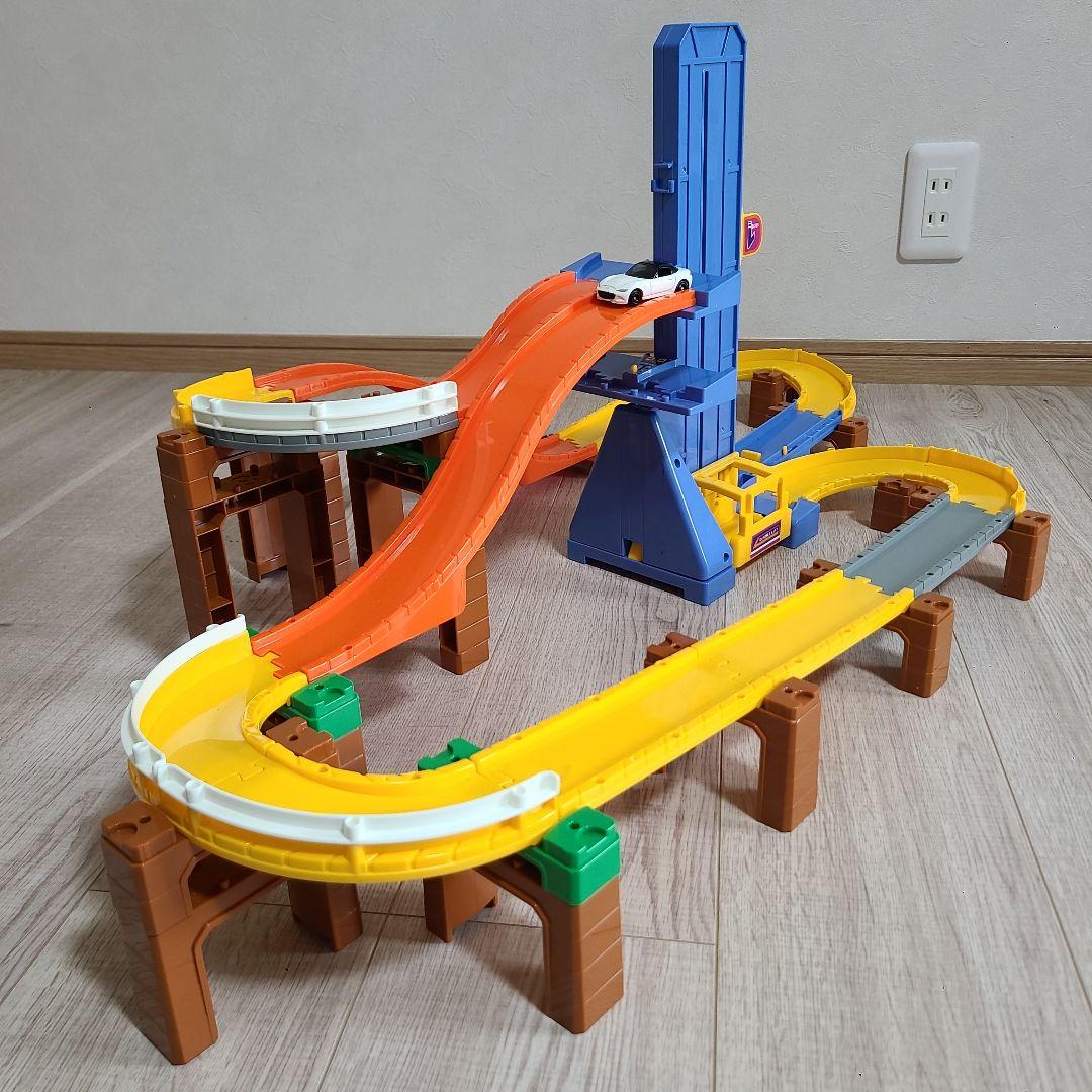 トミカ 5wayダブルリフトどうろセット - メルカリ