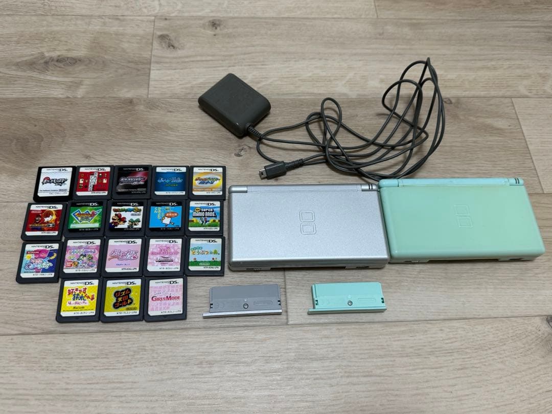 ニンテンドーDS Lite 本体2台＋ソフトまとめ売り＋充電器 - メルカリ