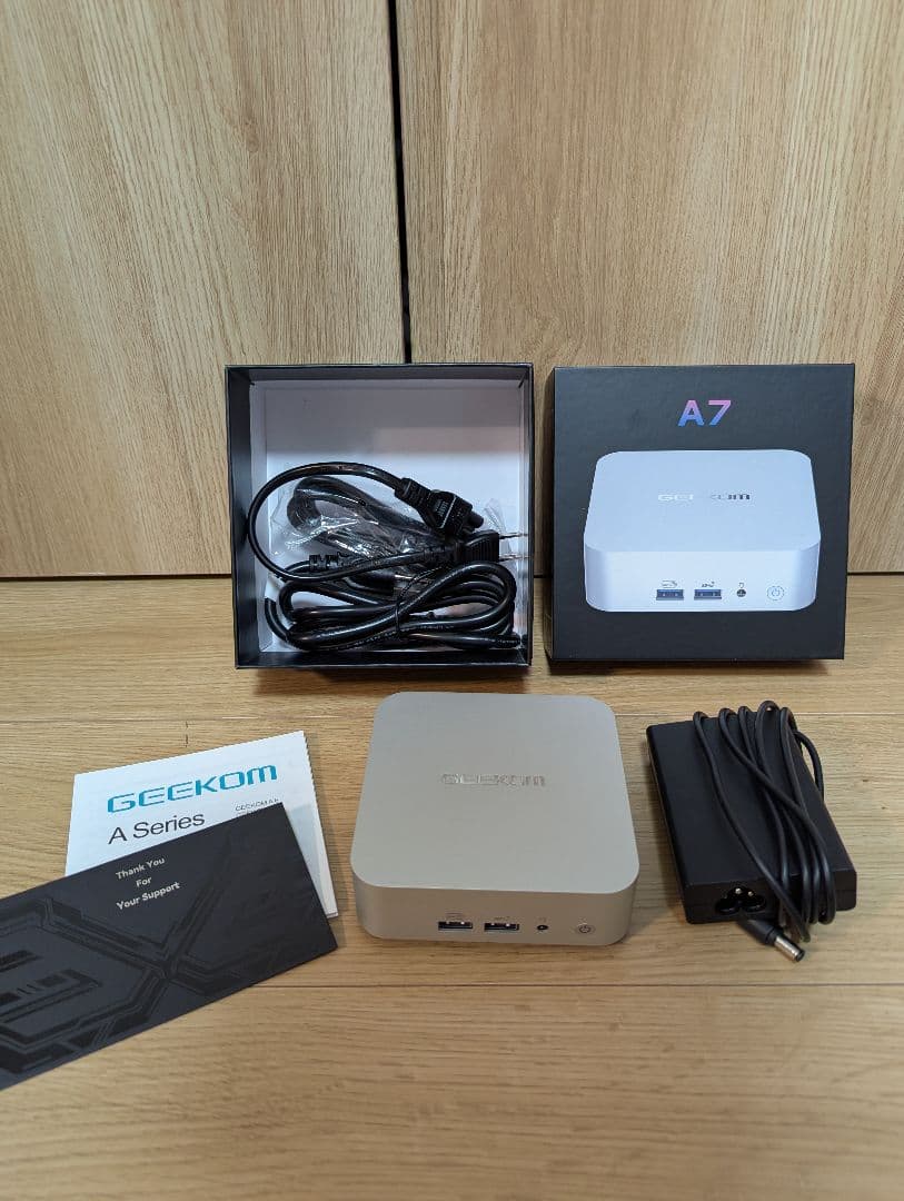 GEEKOM A7 PC Ryzen R9 7940HS メモリ32G 訳あり GEEKOM A7 Mini PC, AMD Ryzen 9 7940HS, 32GB DDR5 RAM, 2TB SSD