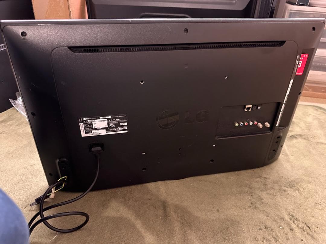 LG 32型テレビ32LB5810 2015年製 スタンド無 映り綺麗極美品！