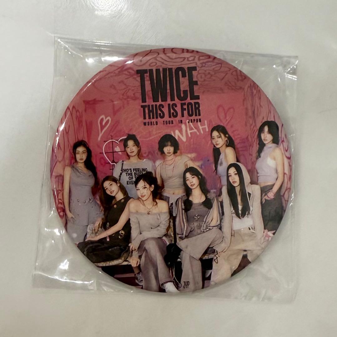 TWICE アプグレ特典 トレカセット ＆ 缶バッジ 長期会員限定 - メルカリ