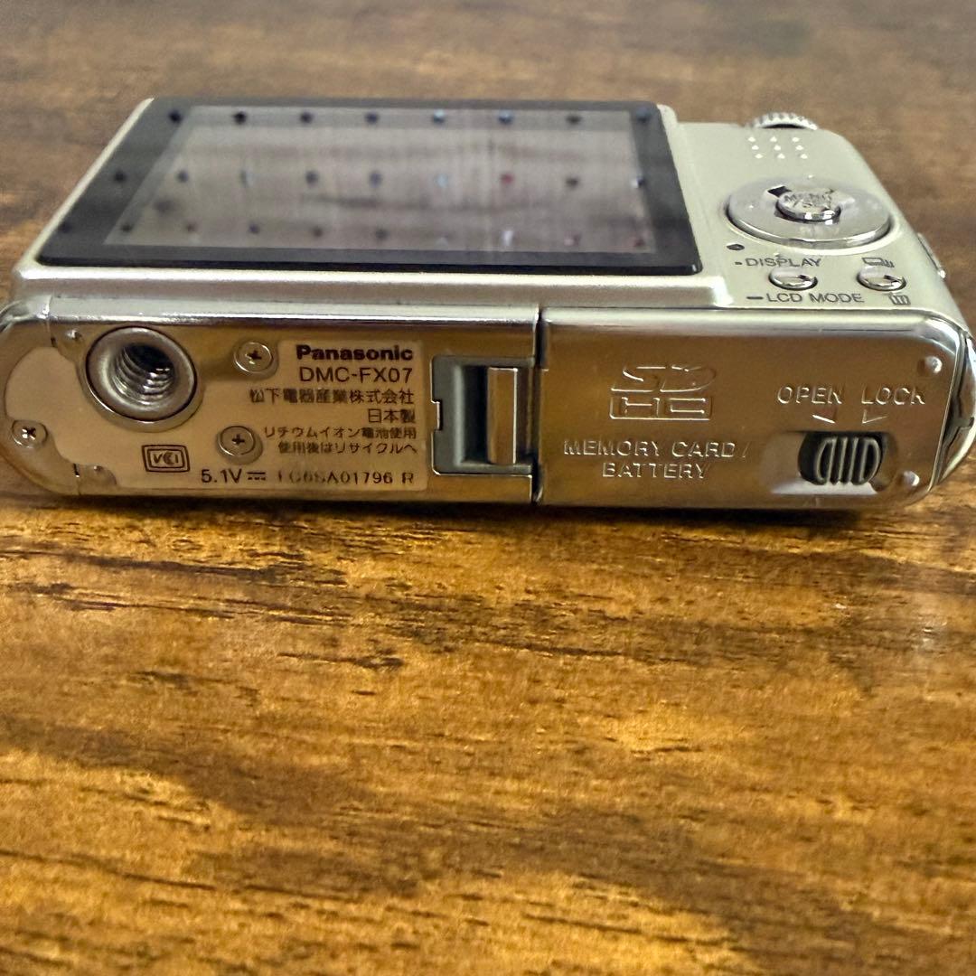 Panasonic LUMIX DMC-FX07 シルバー デジタルカメラ - メルカリ