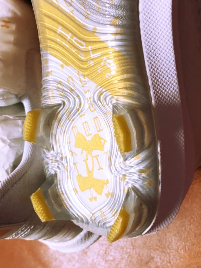 新品☆USA限定☆アンダーアーマー☆野球用ブライス・ハーパー6☆27cm