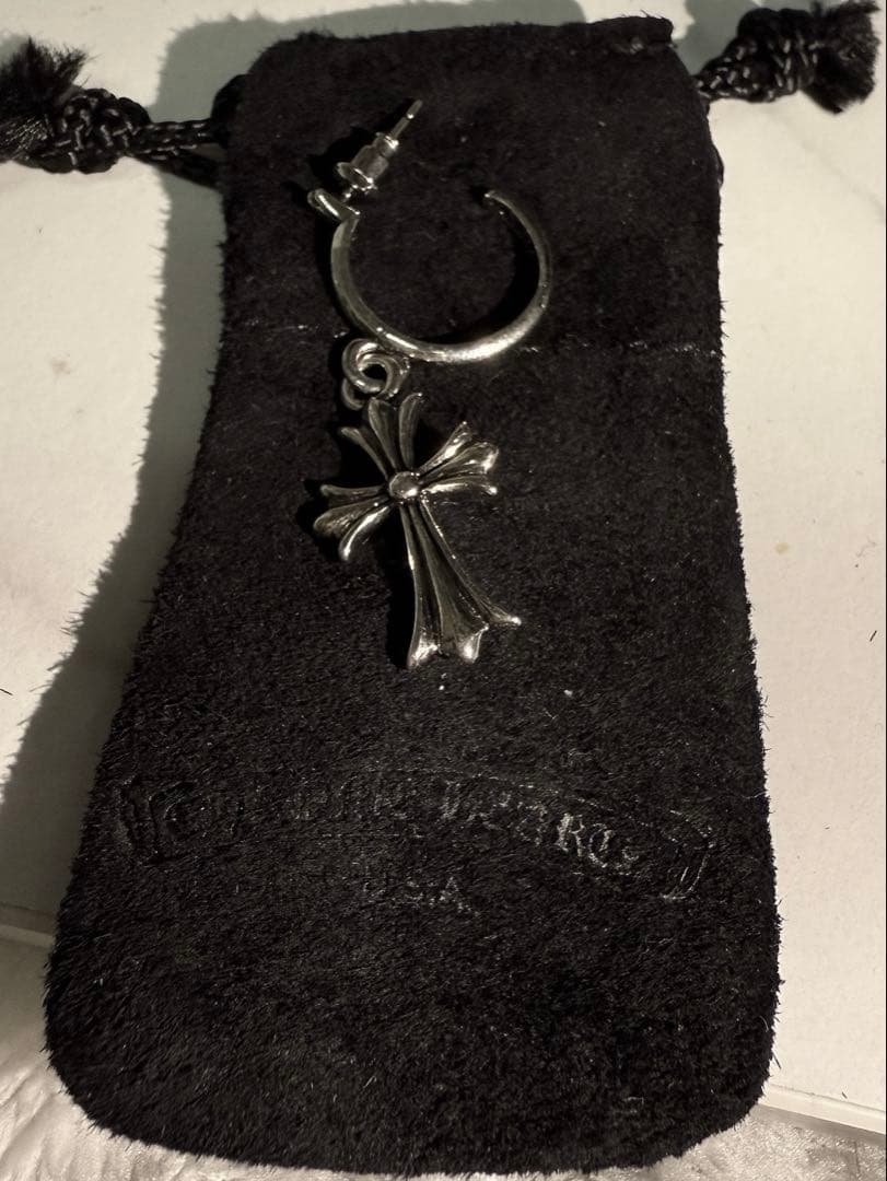 はち様　「訳アリ早い者勝ち」　クロムハーツ　タイニーCHクロス　ピアス 訳アリ早い者勝ち」 クロムハーツ タイニーCHクロス ピアス - メルカリ