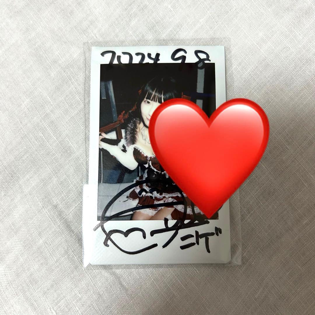 逃げ水あむ チェキ サインあり きゅるりんってしてみて - メルカリ