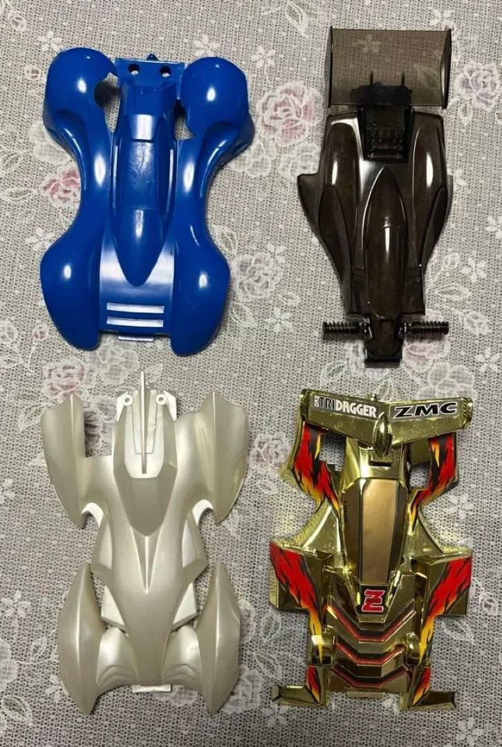 値下げ タミヤ ミニ四駆スーパーレーサーズボックス2個＋モーター11個