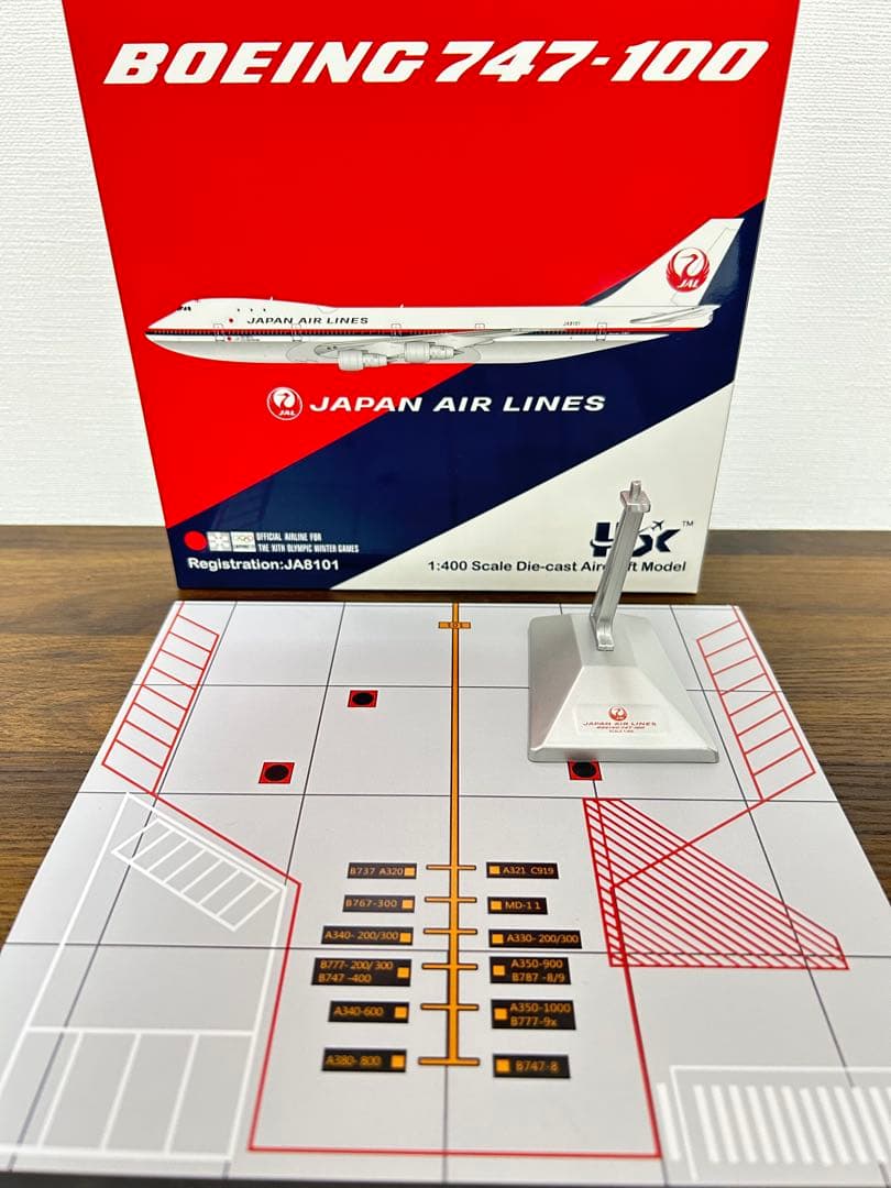 【超精密】B747 -100 JA8101 JAL 日本航空1/400 台座付き