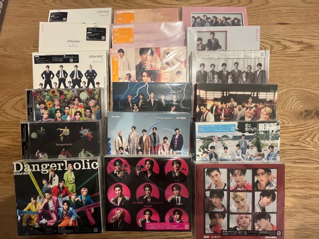 SnowManシングルCD・DVDまとめ売り - メルカリ
